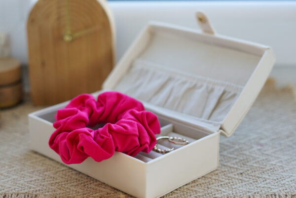 Gumka do włosów SCRUNCHIE Pink - obrazek 3
