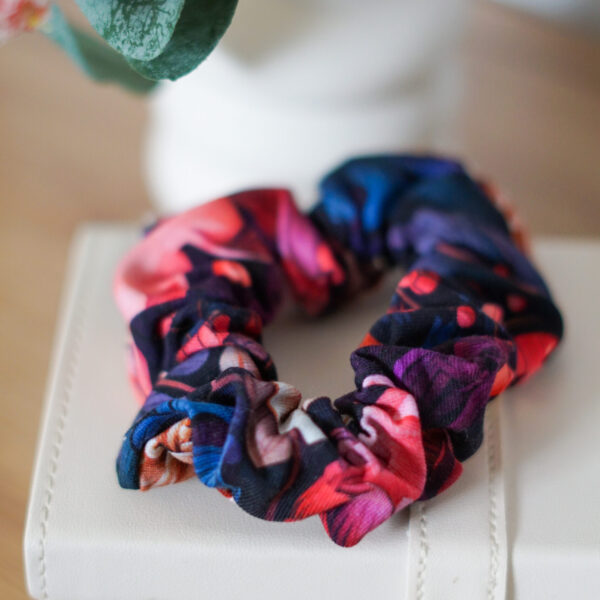 Gumka do włosów SCRUNCHIE - Granatowy ogród