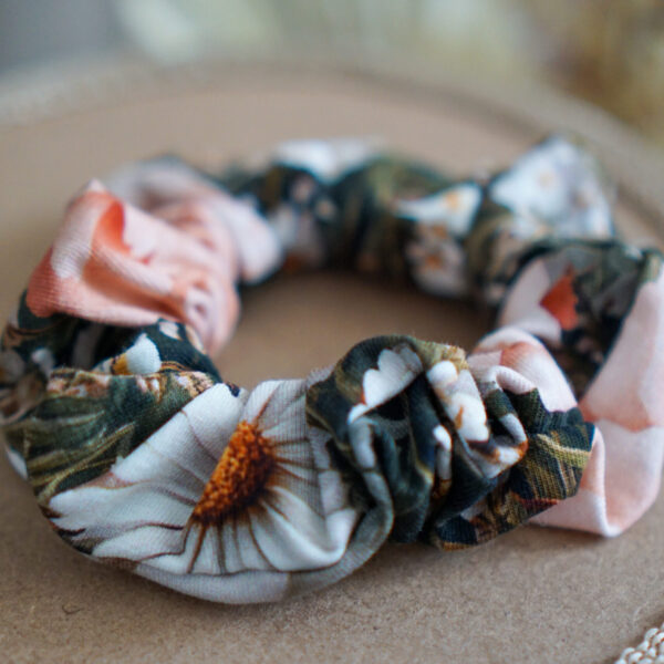 Gumka do włosów SCRUNCHIE - Stokrotki i piwonie
