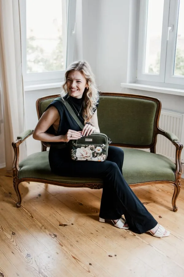 Listonoszka Sophie Khaki - Stokrotki i piwonie
