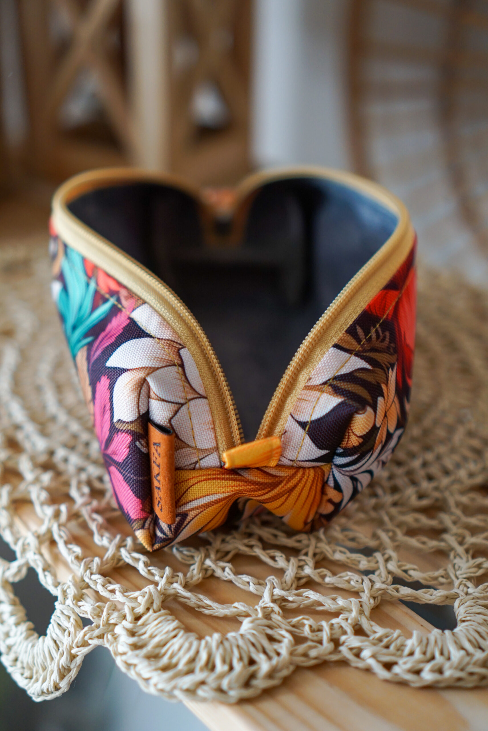 Kosmetyczka / Piórnik - Kwiatowy raj - obrazek 2