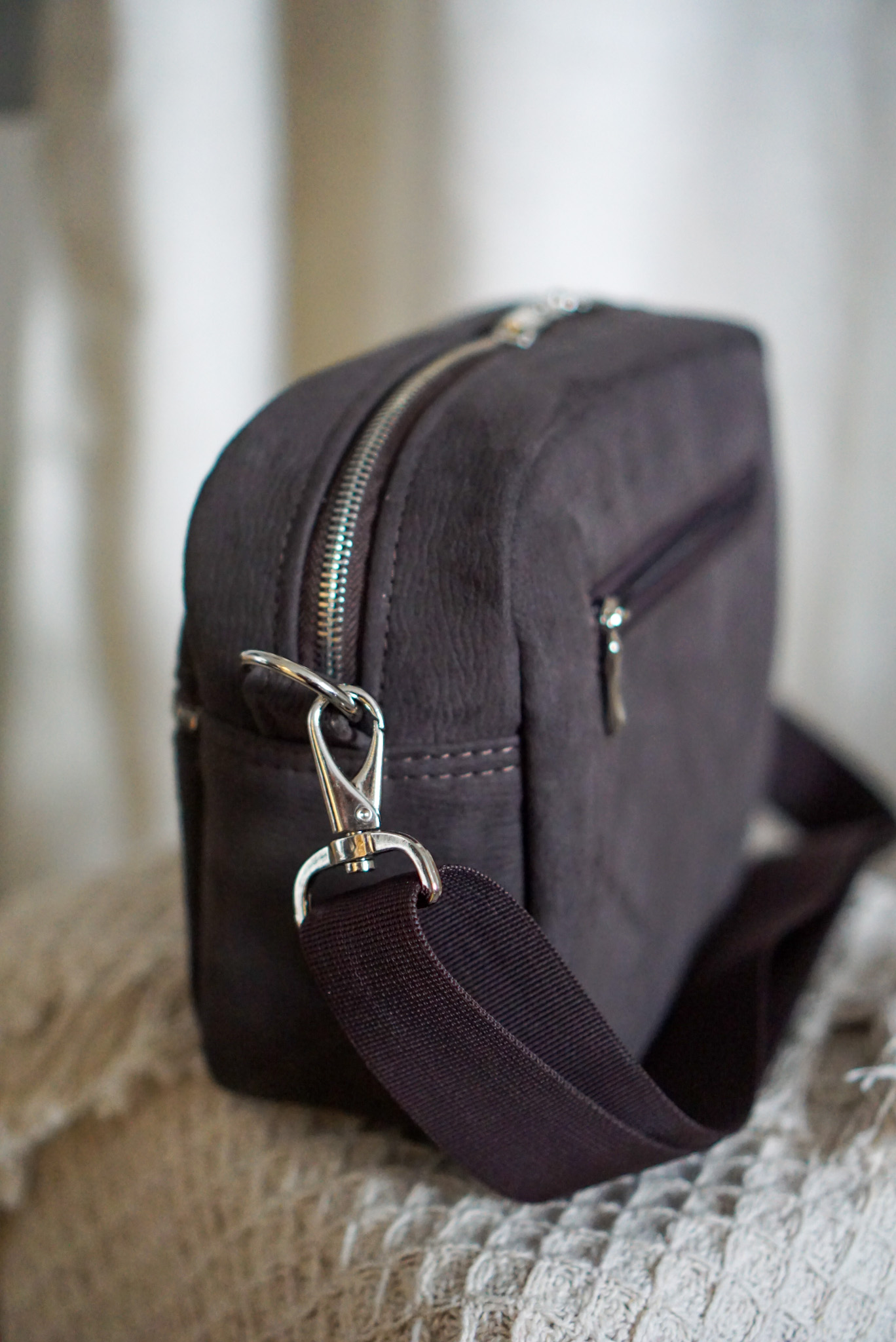 Listonoszka Sophie - Ciemna czekolada - obrazek 2