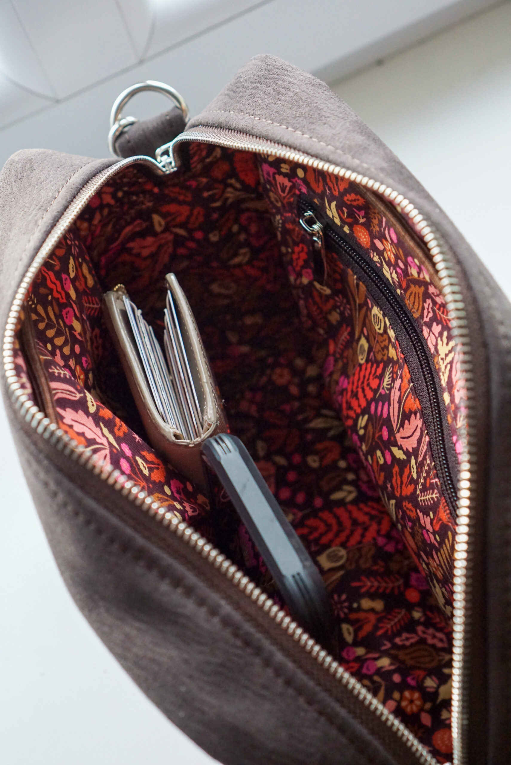 Listonoszka Sophie - Ciemna czekolada - obrazek 3