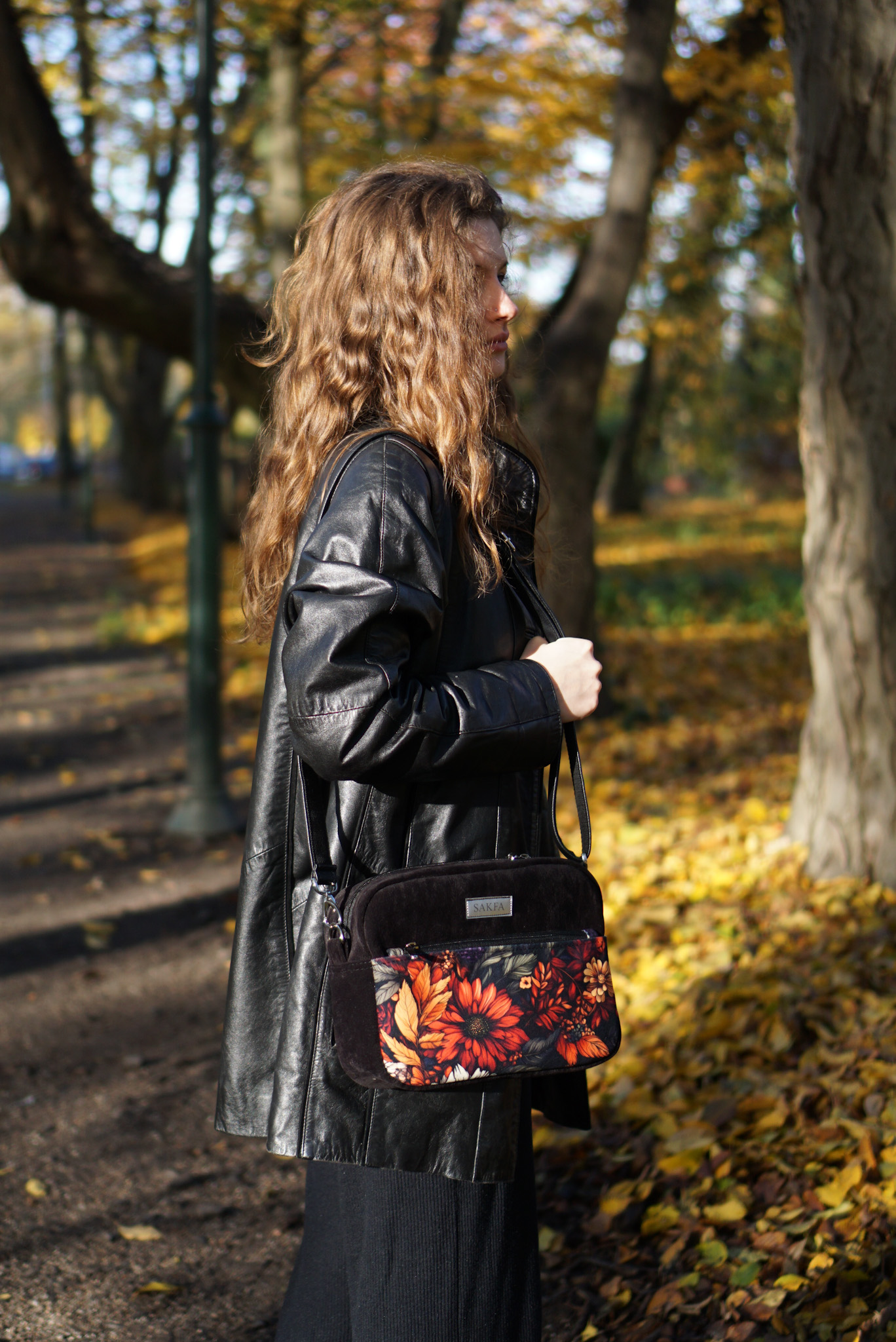 Listonoszka Sophie Black - Jesienne liście - obrazek 3