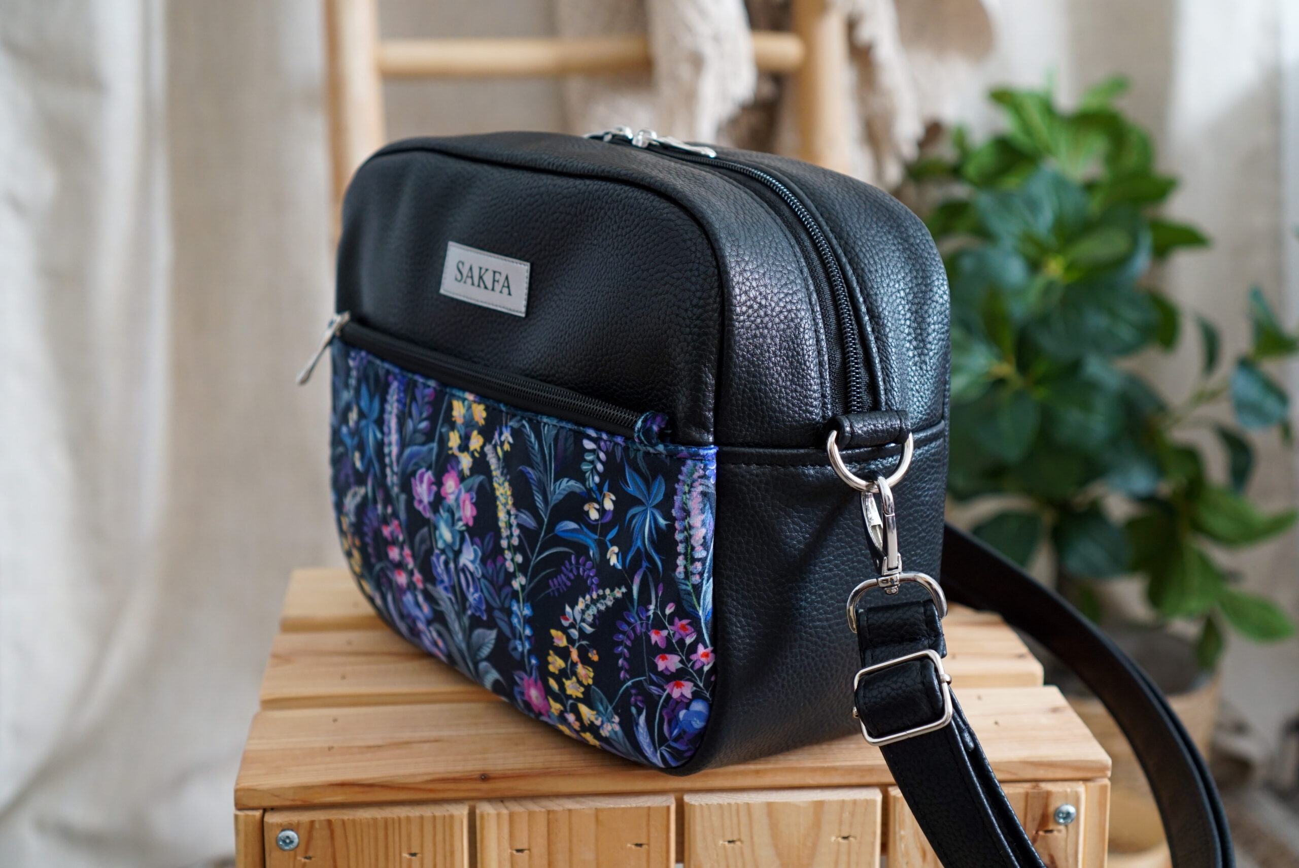 Listonoszka Sophie Black - Polne dzwonki - obrazek 2