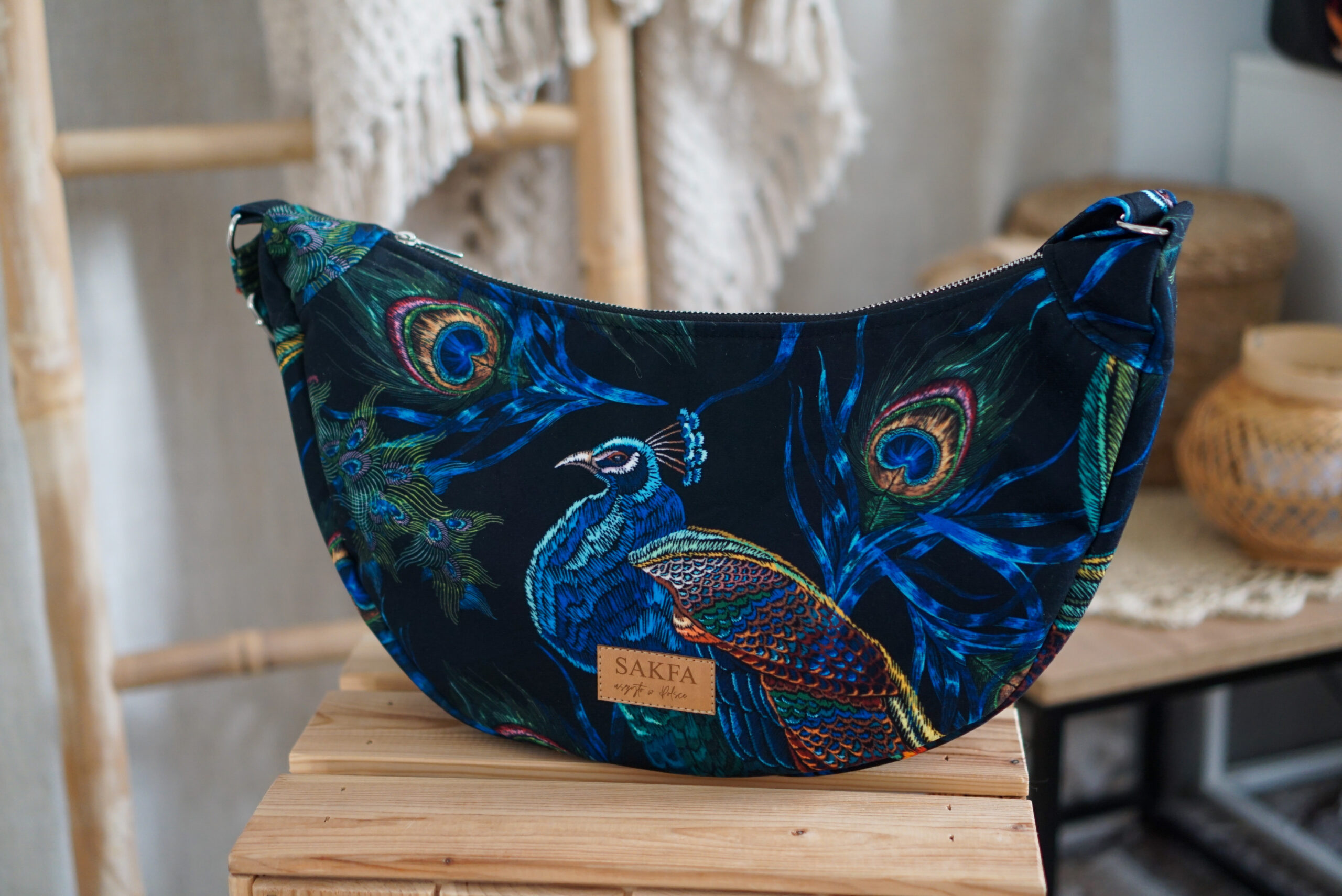 Torebka welurowa półksiężyc Luna - Paw - obrazek 2