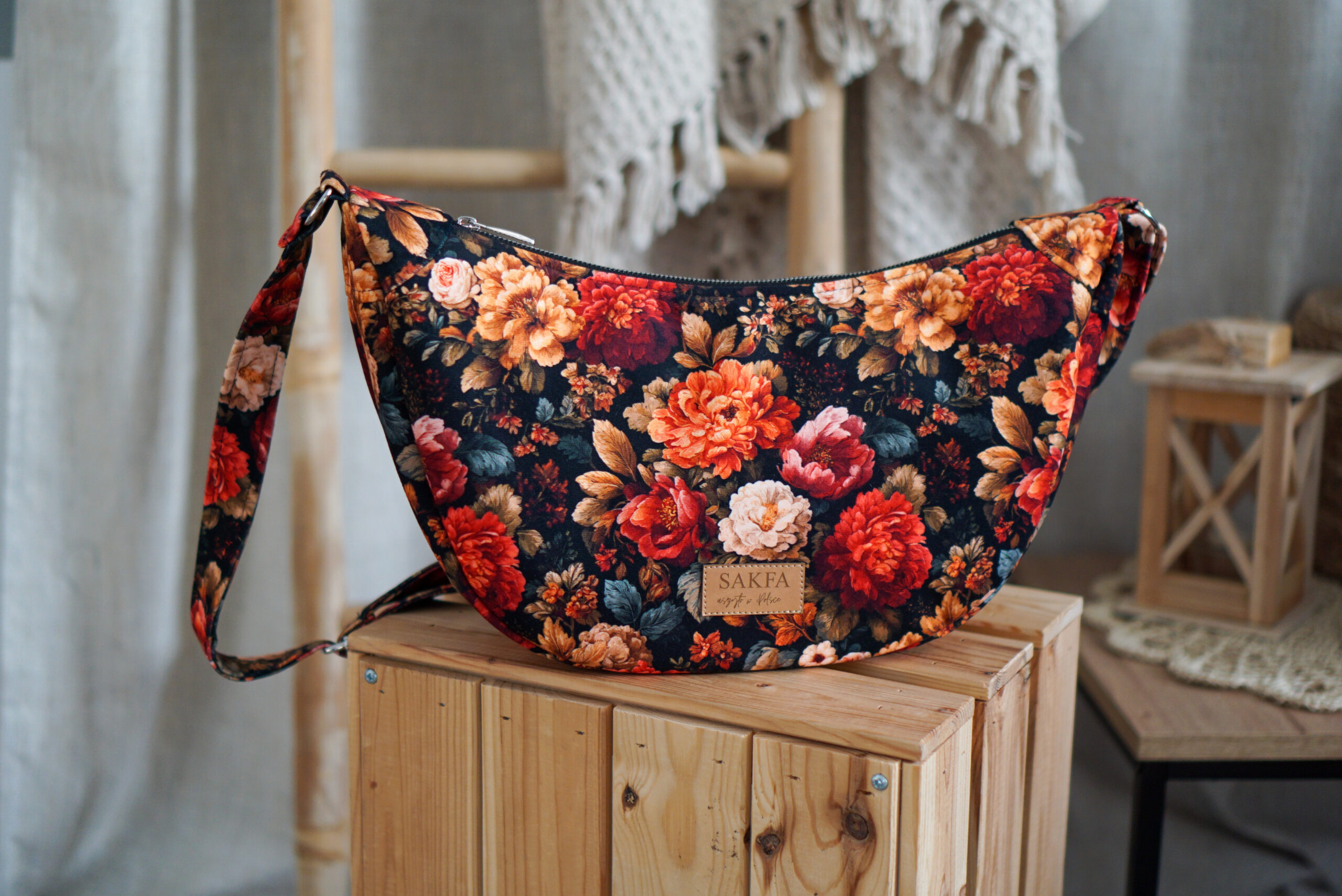 Torebka welurowa półksiężyc Luna - Jesienny bukiet