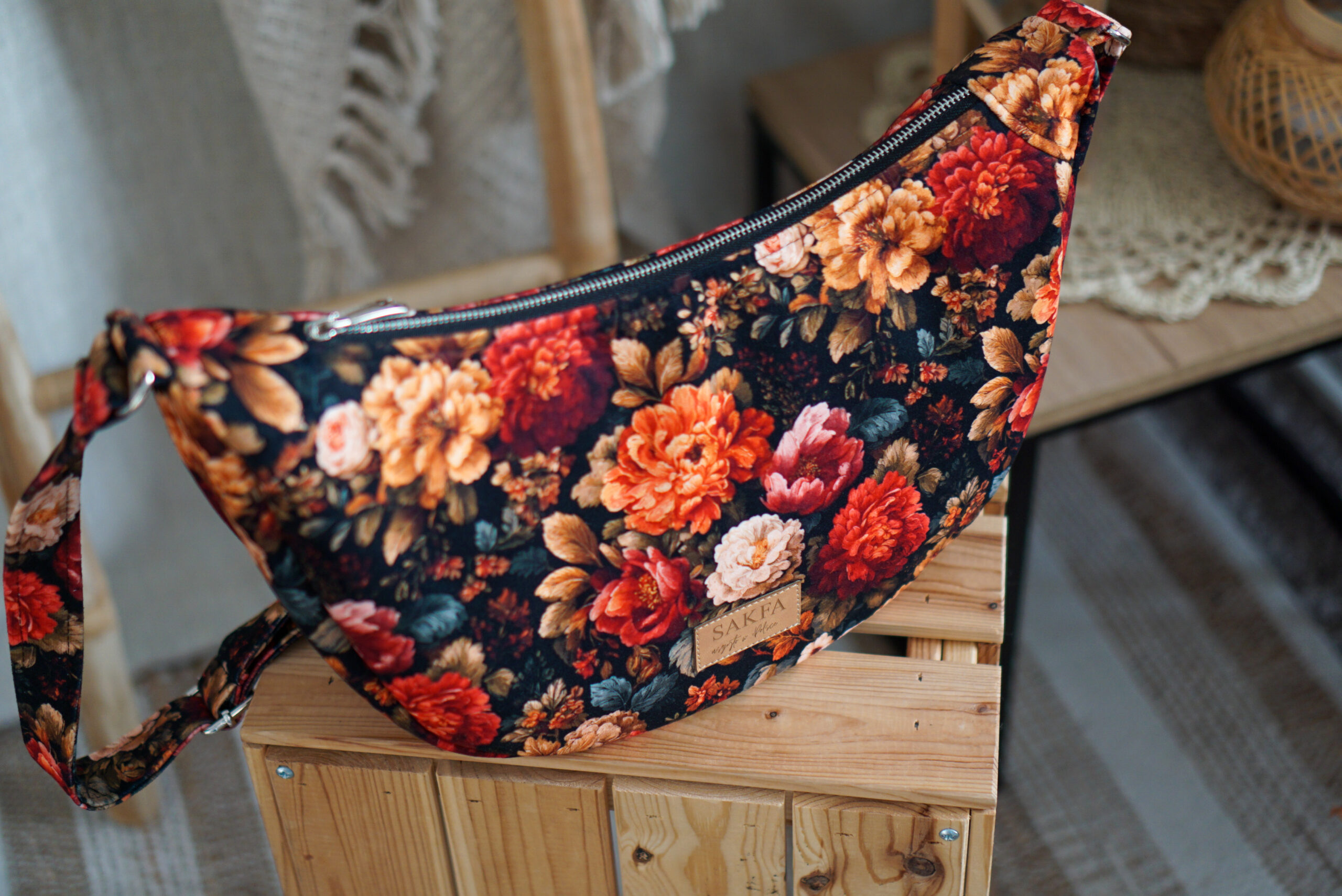 Torebka welurowa półksiężyc Luna - Jesienny bukiet - obrazek 2