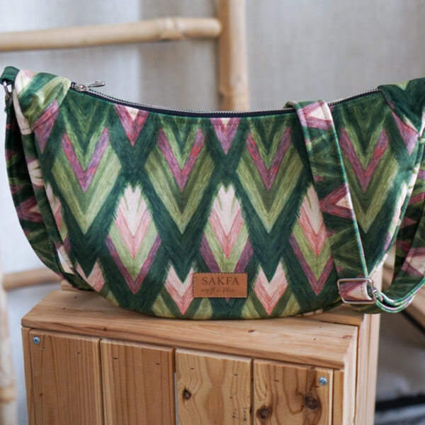 Torebka welurowa półksiężyc Luna  - Chevron