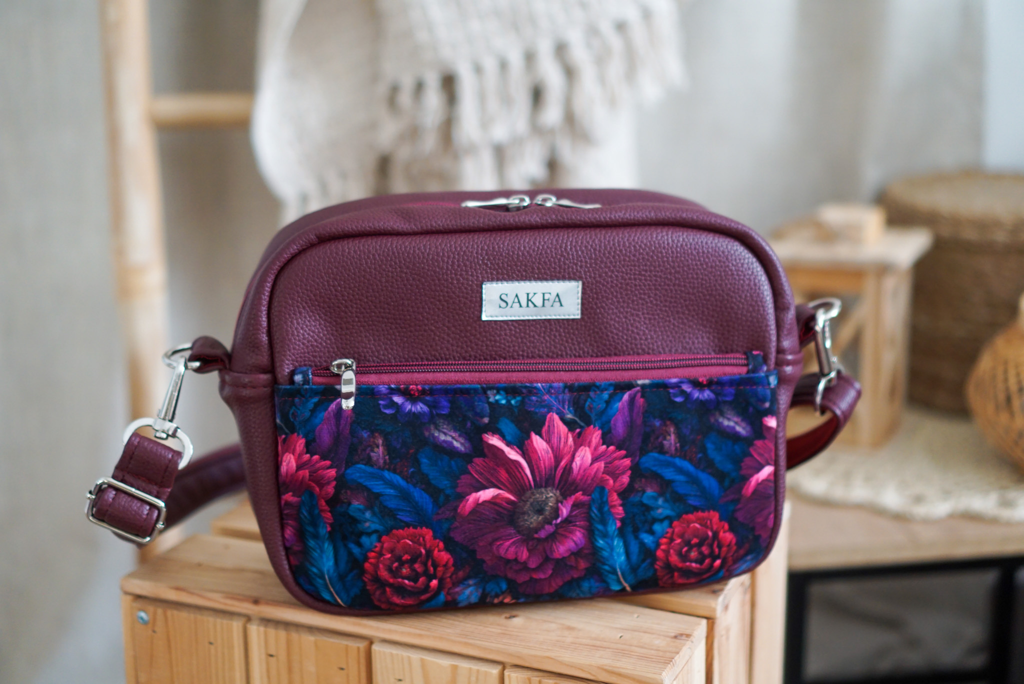 Listonoszka Sophie Bordo - Kwiaty w piórach