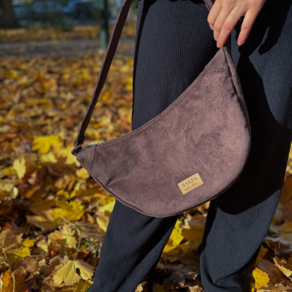 Torebka sztruksowa półksiężyc Luna  - Czekoladowy brąz