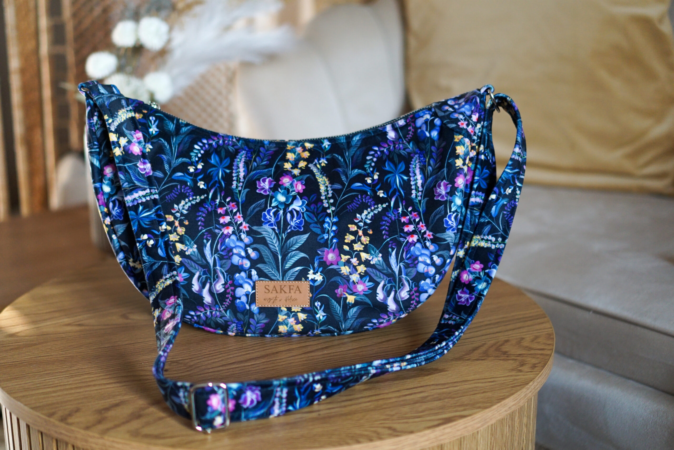 Torebka welurowa półksiężyc Luna - Polne dzwonki