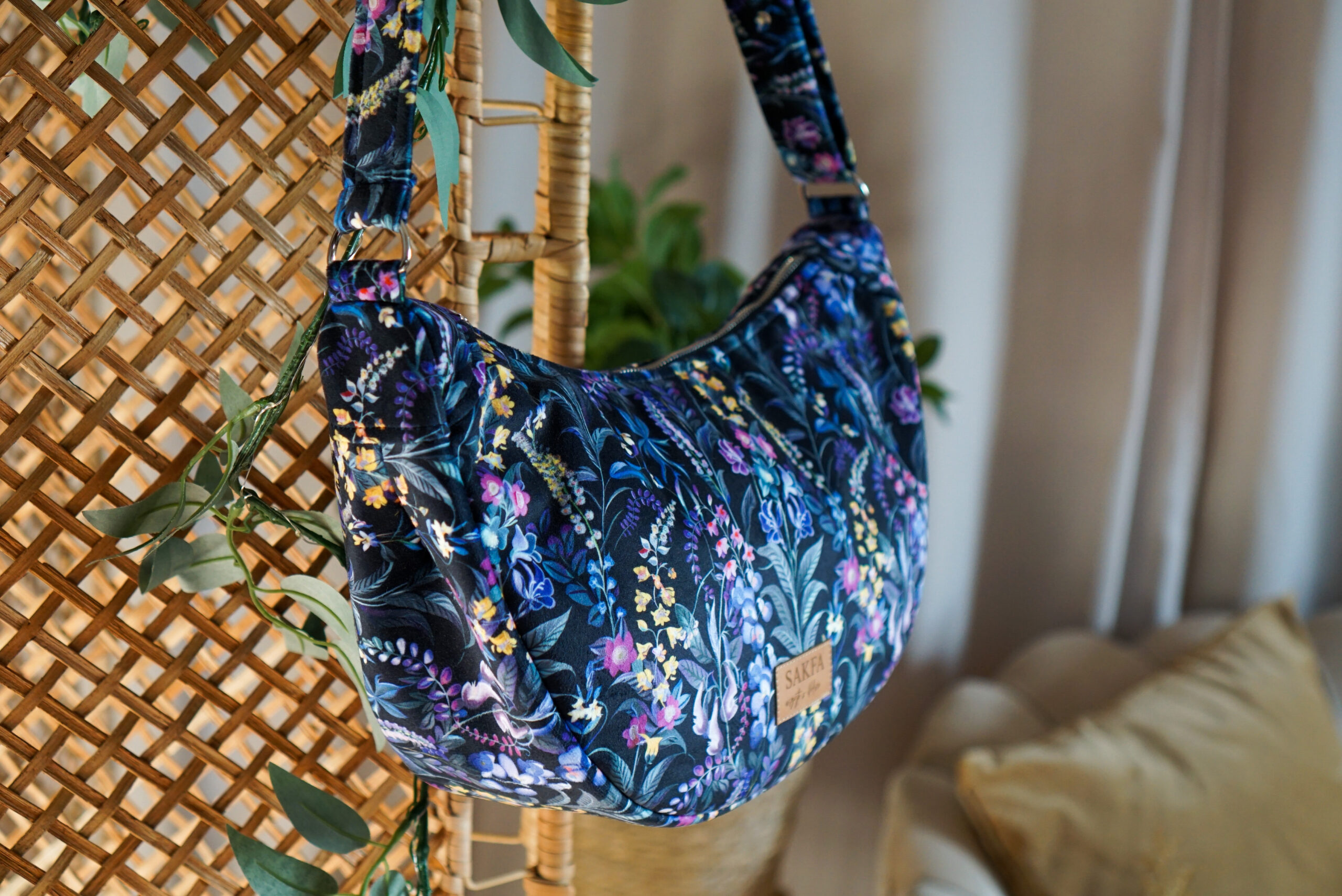 Torebka welurowa półksiężyc Luna - Polne dzwonki - obrazek 3