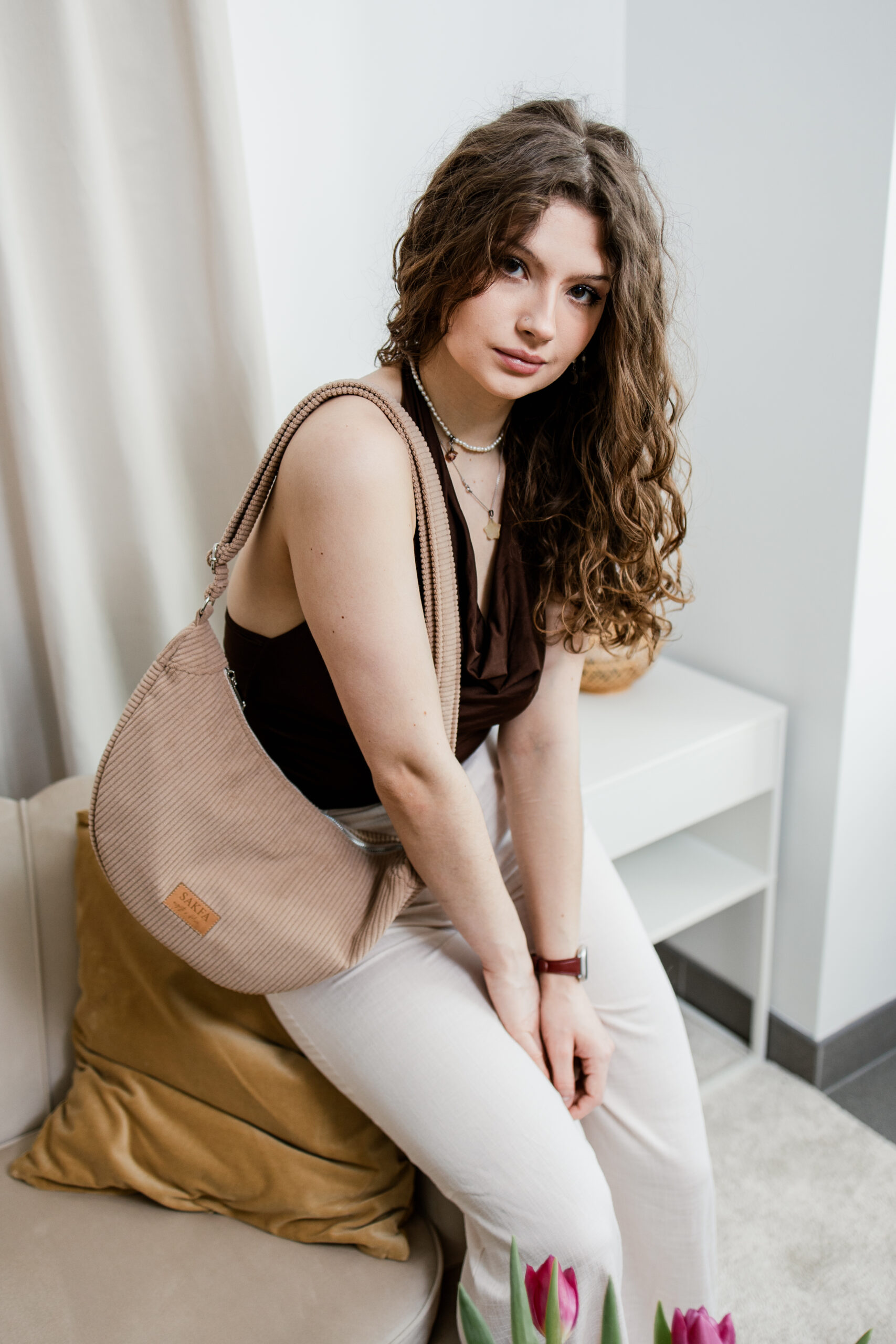 Torebka sztruksowa półksiężyc Luna - Orzech