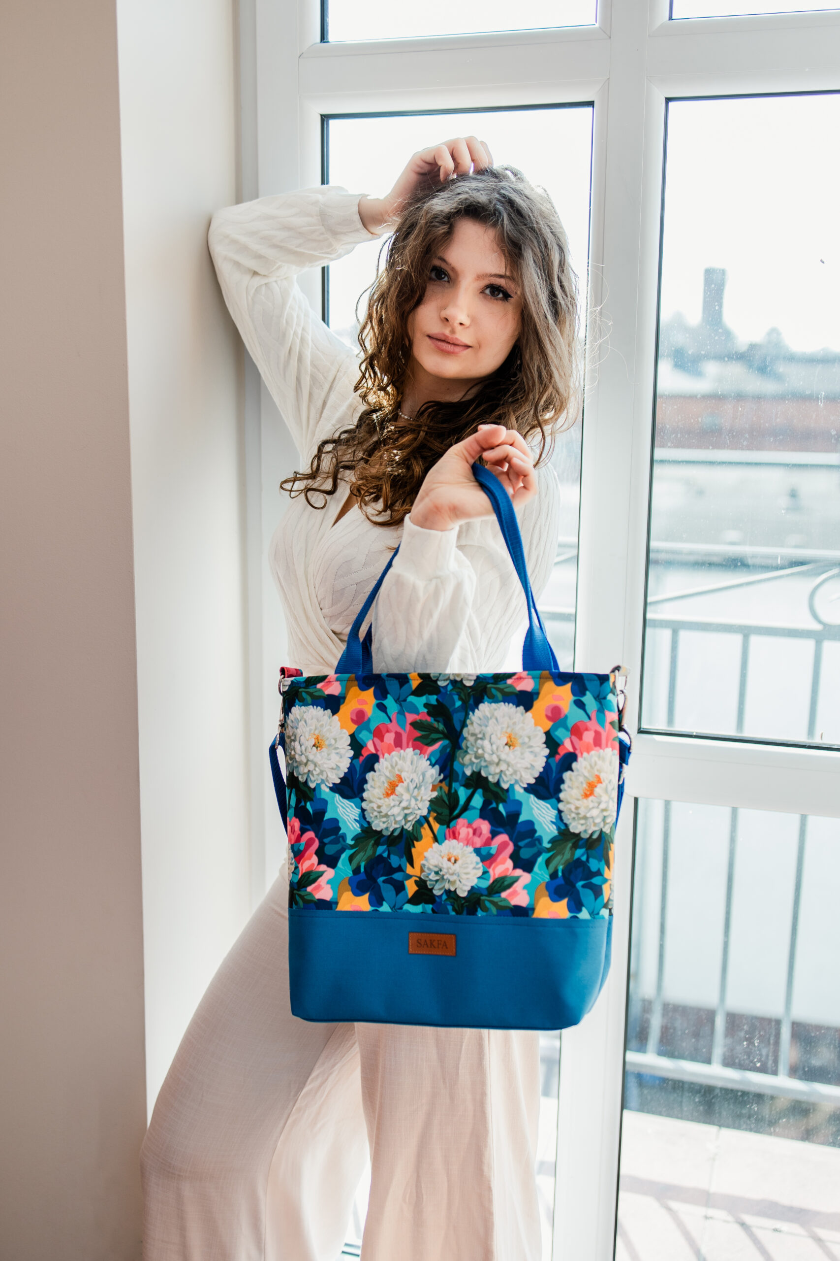 Listonoszka Emma - Kwiatowa fantazja WYSYŁKA 24 H