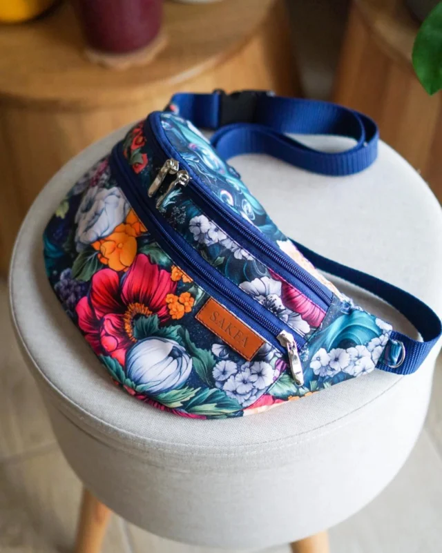 Dla kolorowych dusz i miłośników niebanalnych dodatków – nerka Medium „Podwodny Świat” 😍
Wygodna, praktyczna i absolutnie wyjątkowa! 🫧🌸🌺